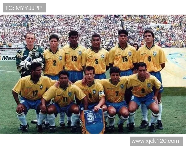 四字足球明星的传奇故事与辉煌成就解析