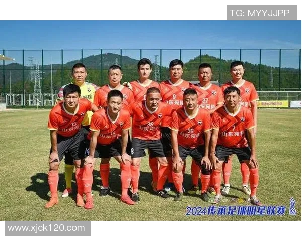 中国足球明星走访世界各国球星共话足球梦想与友谊